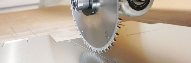 cut aluminum with a circular saw