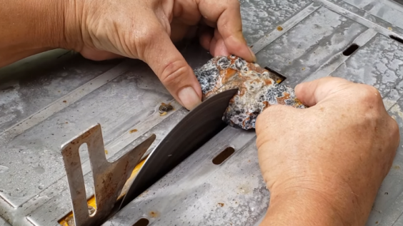 cutting rocks with a tile saw