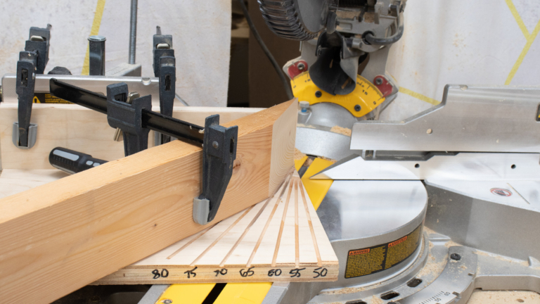 how to cut a 60 degree angle on miter saw